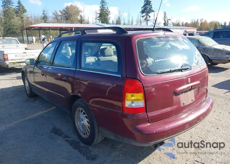 2001 Saturn Lw300 from USA, damaged, VIN 1G8JW82R71Y556879